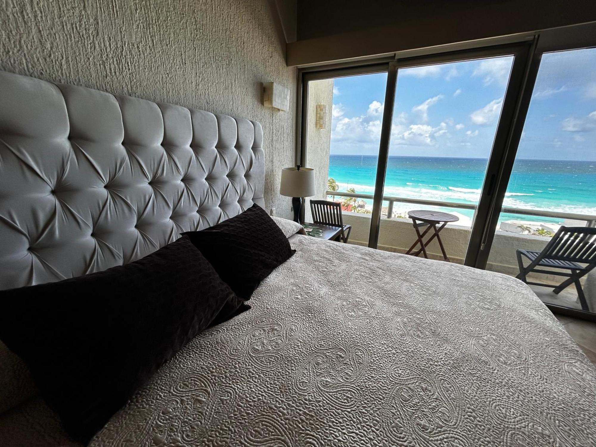 Solymar Condos On The Beach Cancun Room photo