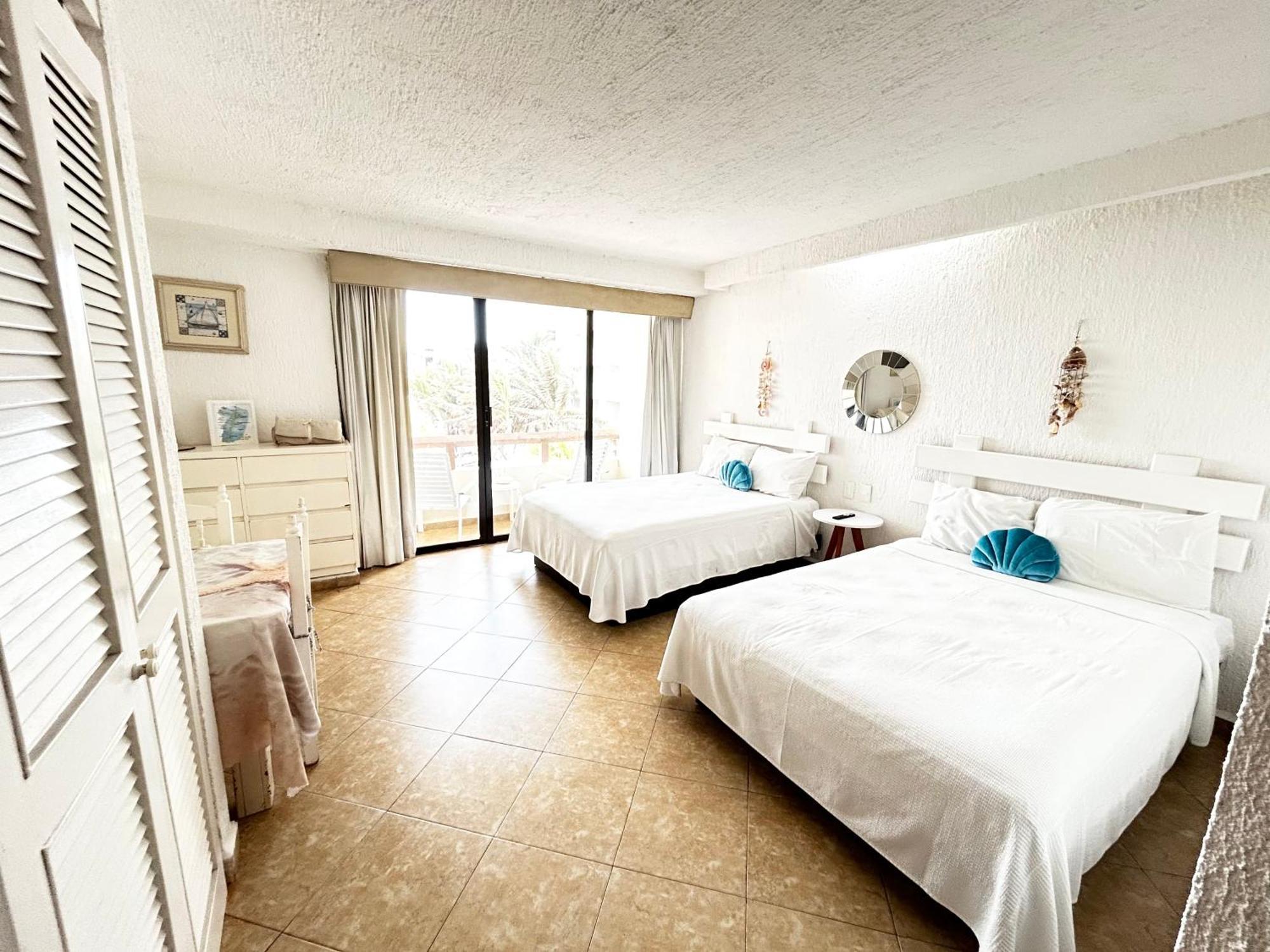 Solymar Condos On The Beach Cancun Room photo