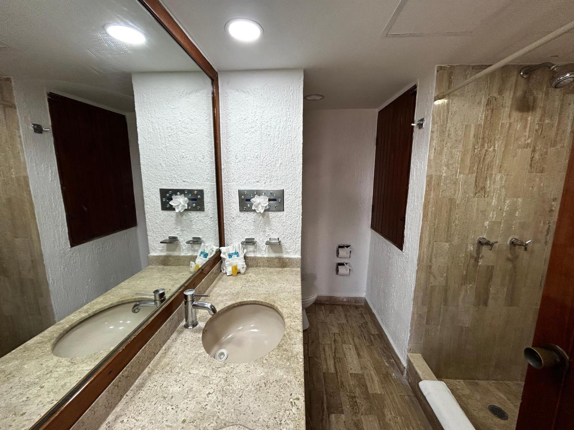 Solymar Condos On The Beach Cancun Room photo