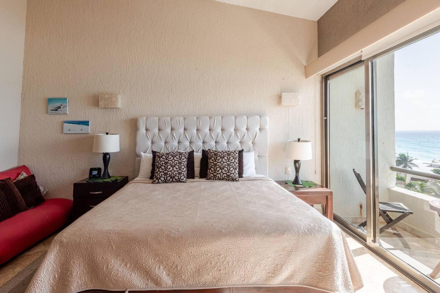 Solymar Condos On The Beach Cancun Room photo